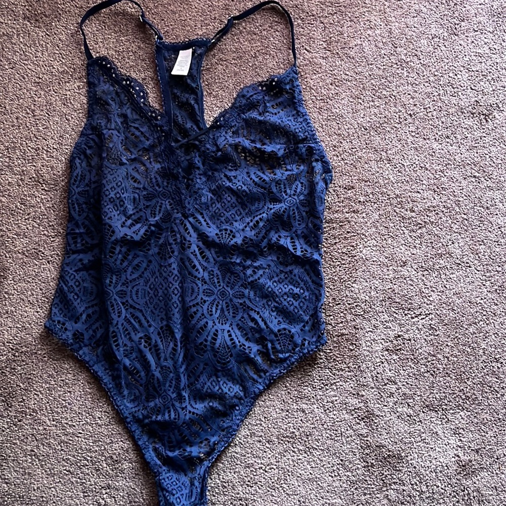 Lace body suit